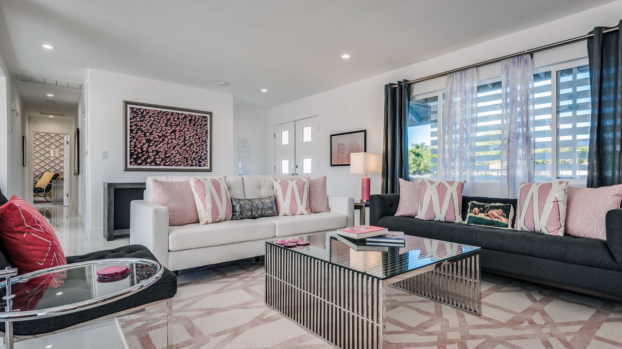 Photo of Livingroom in Racquet Club Estates