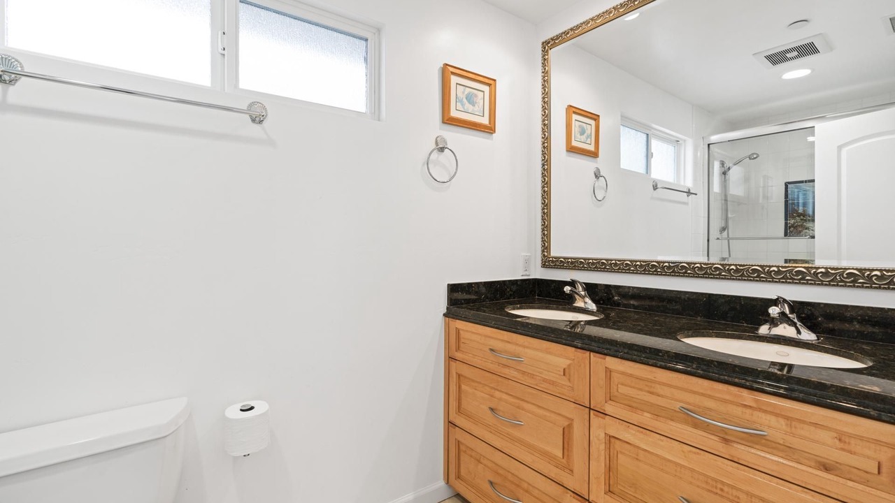 Photo of Bathroom in Balboa Peninsula