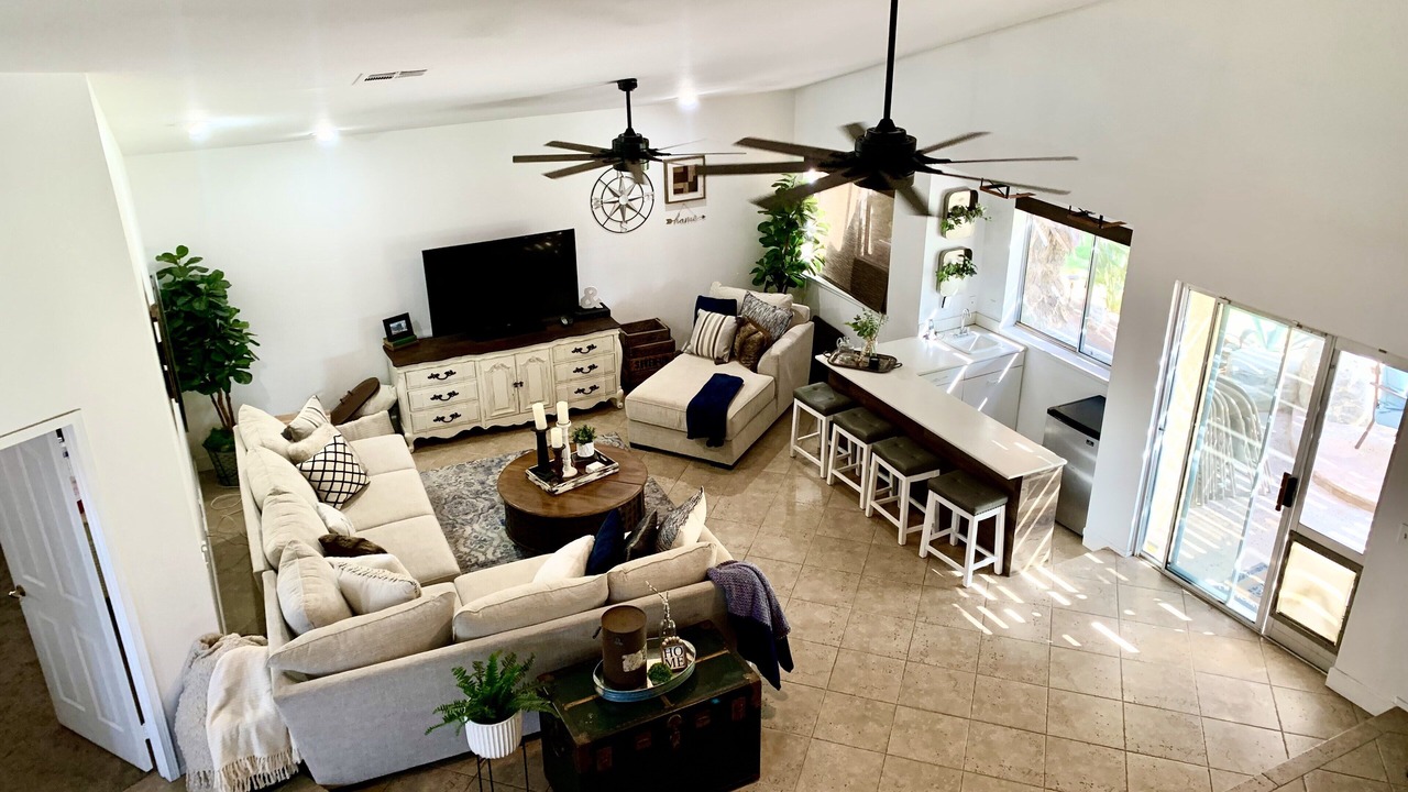 Photo of Livingroom in Palm Desert