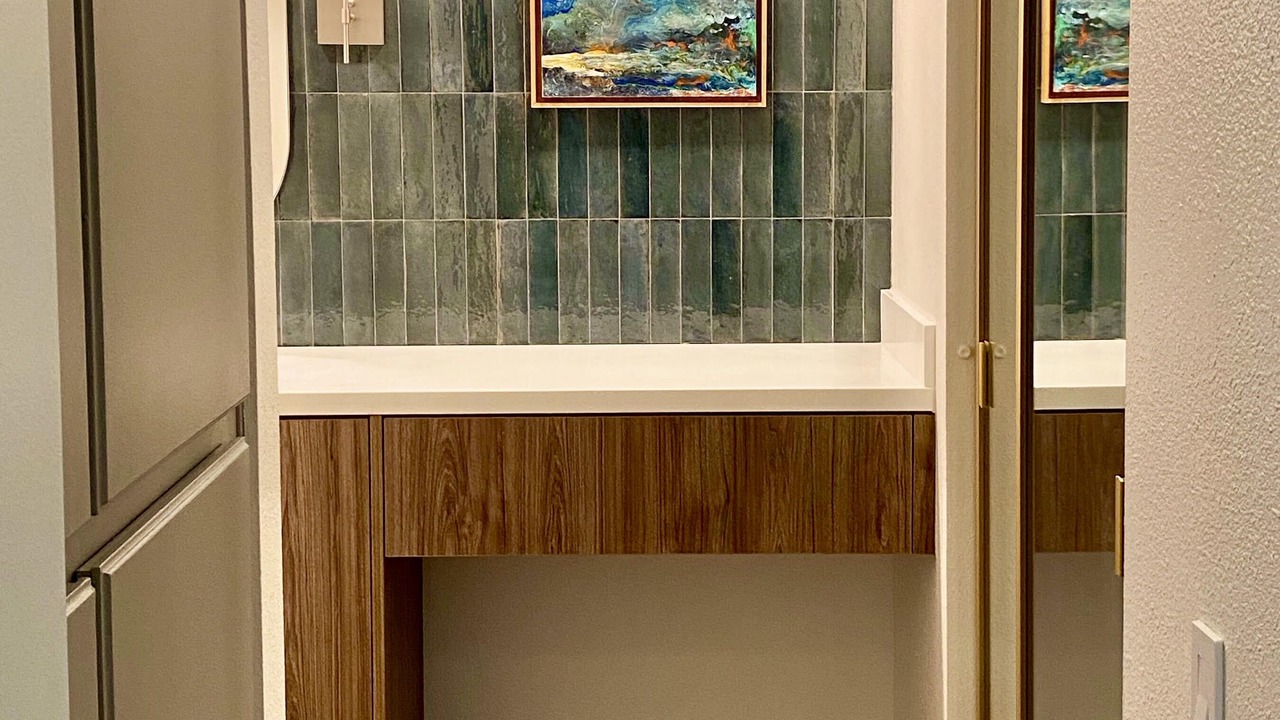 Photo of Bathroom in Canyon Corridor