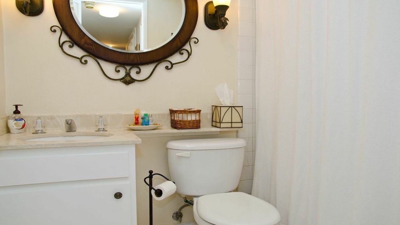 Photo of Bathroom in Beverly Grove
