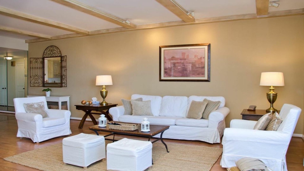 Photo of Livingroom in Beverly Grove