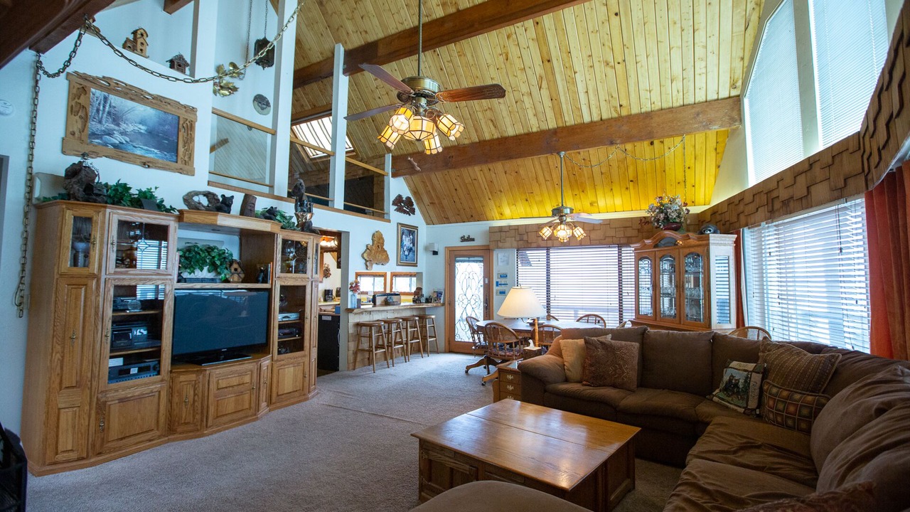 Photo of Livingroom in Running Springs