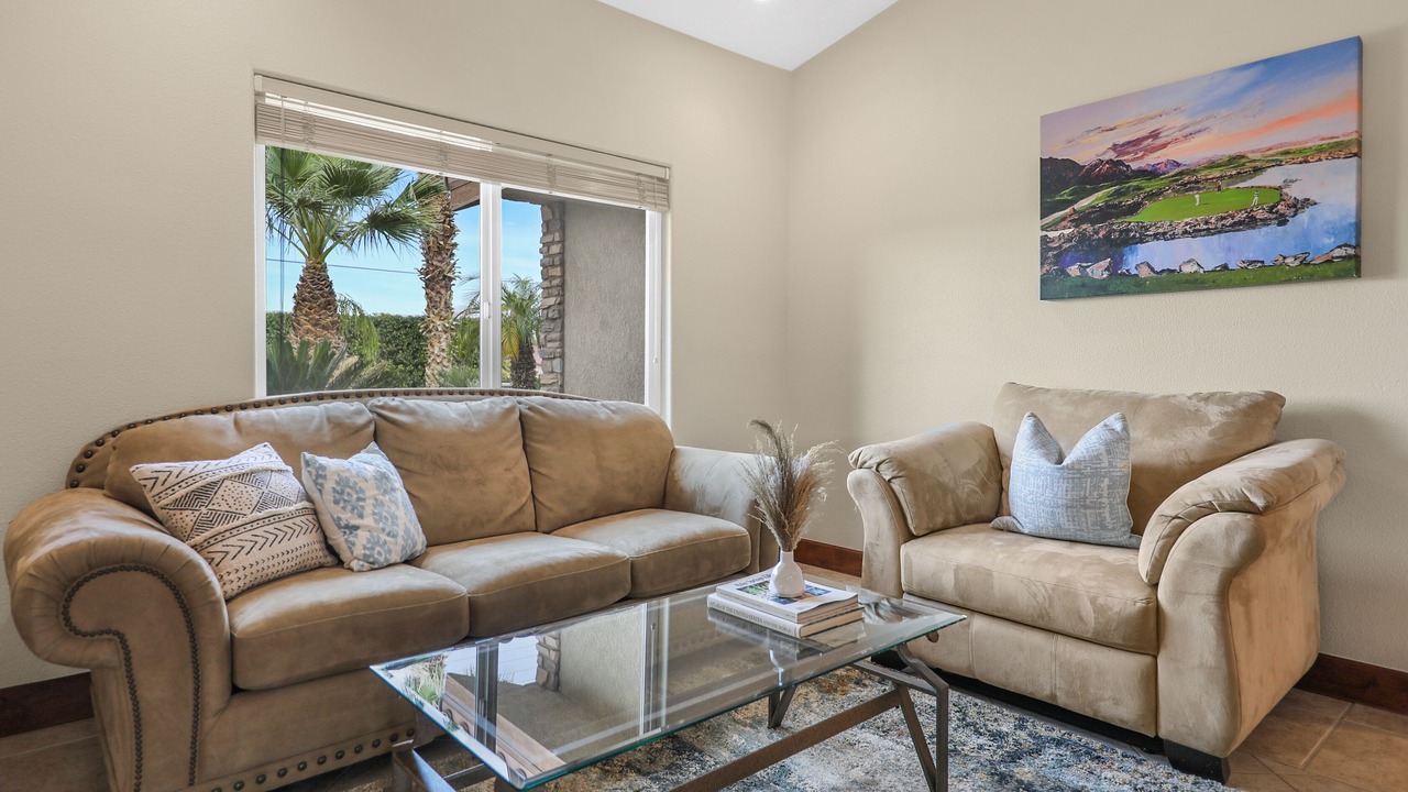 Photo of Livingroom in Bermuda Dunes