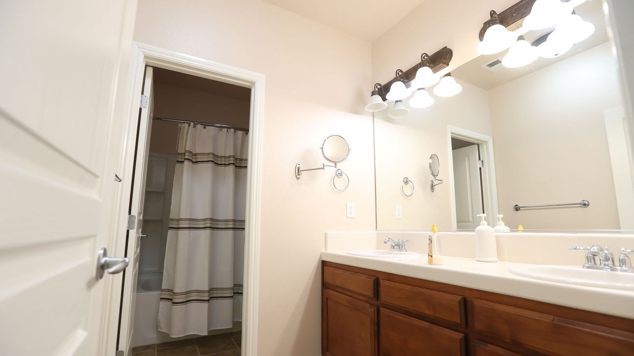 Photo of Bathroom in Reedley