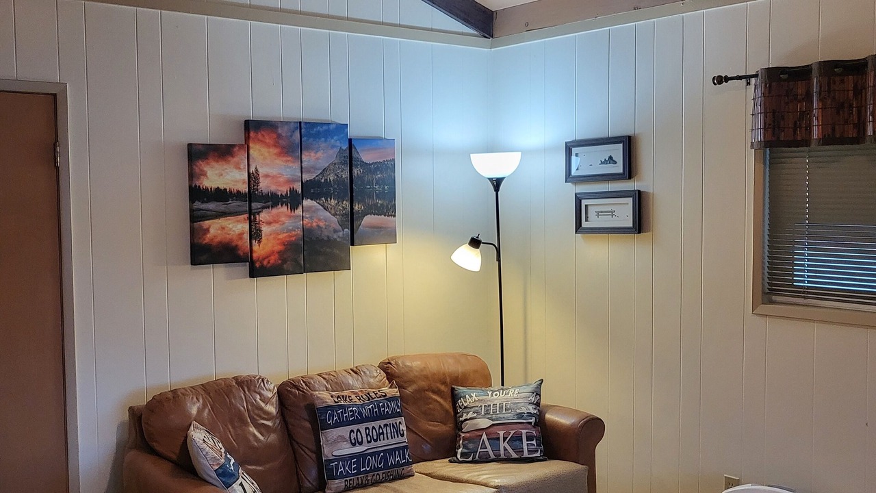 Photo of Livingroom in Jamestown