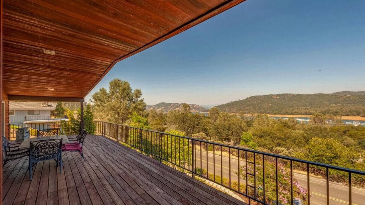 Photo of Patio Balcony in Oroville East