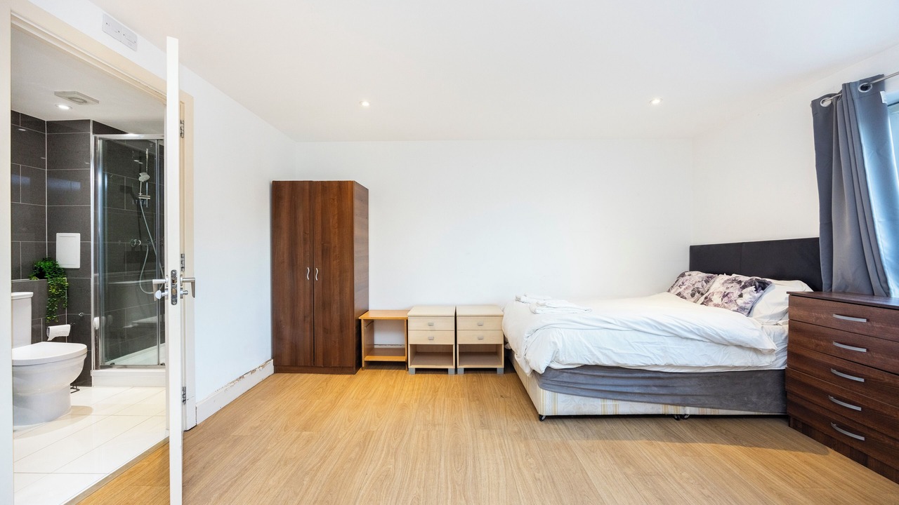Photo of Bedroom in Island Gardens
