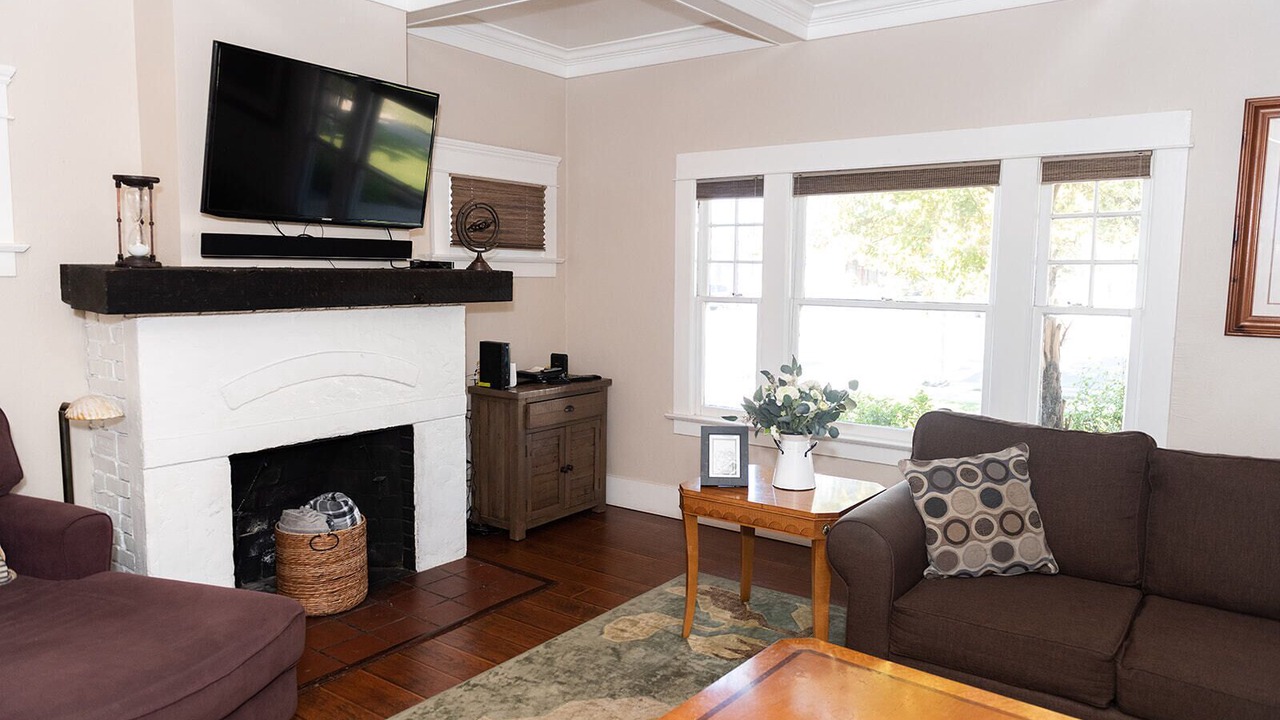 Photo of Livingroom in Anaheim Colony Historic District