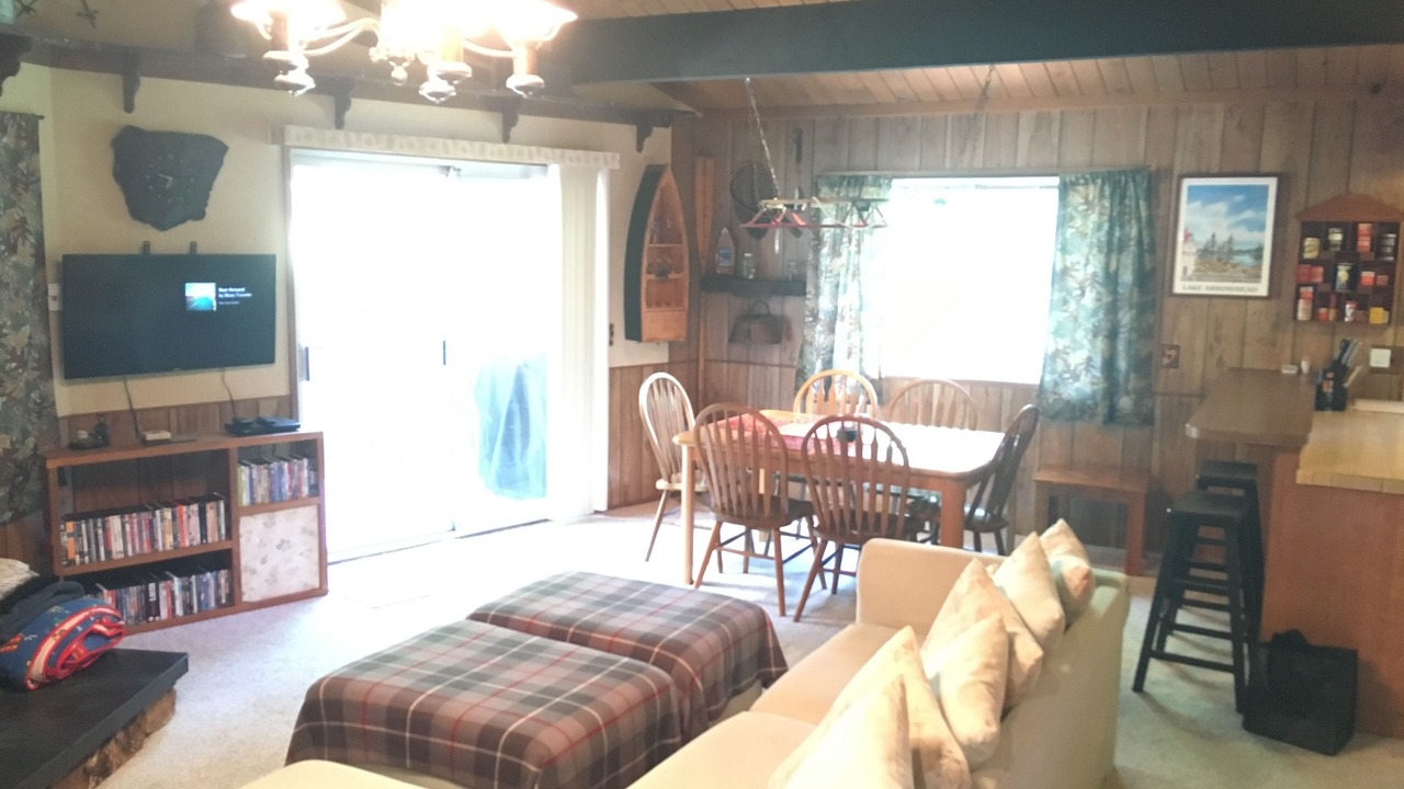 Photo of Livingroom in Arrowhead Villas