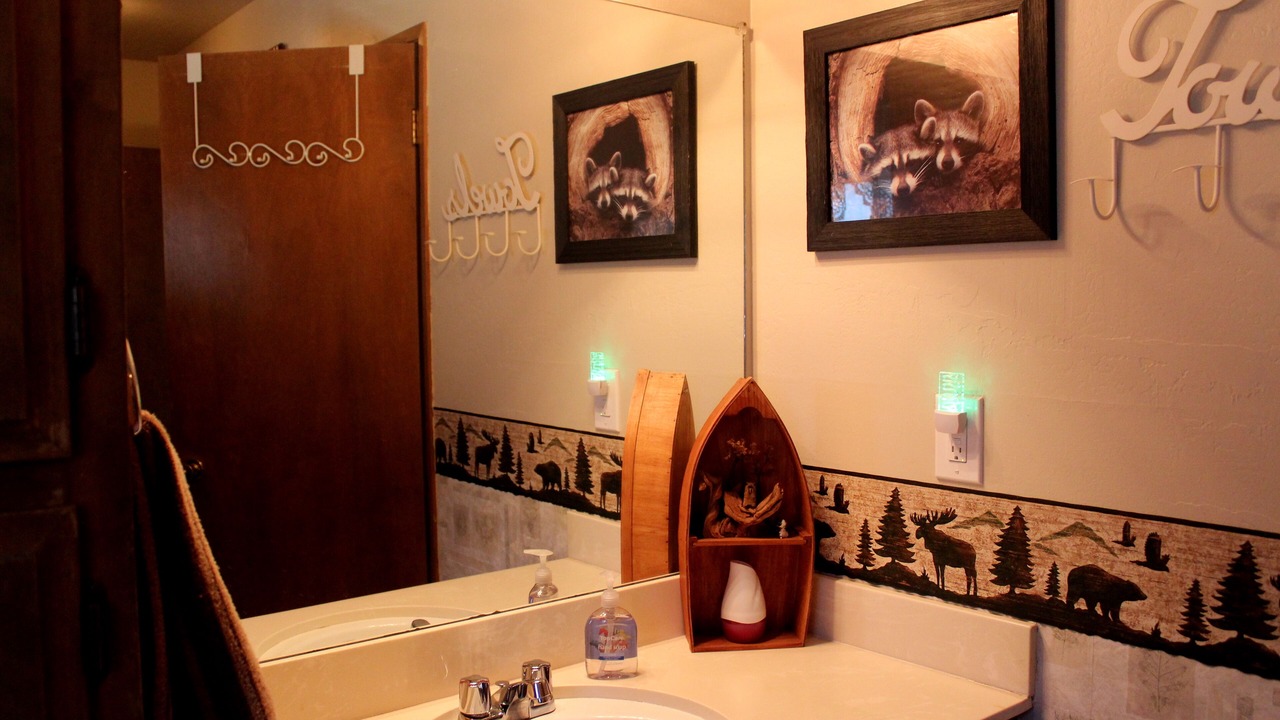 Photo of Bathroom in Arrowhead Villas
