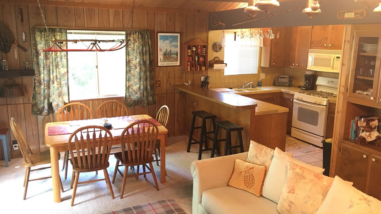 Photo of Livingroom in Arrowhead Villas