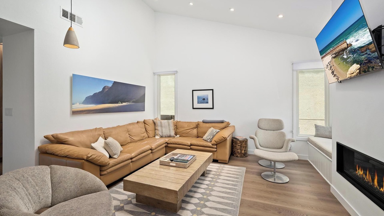 Photo of Livingroom in La Jolla Shores