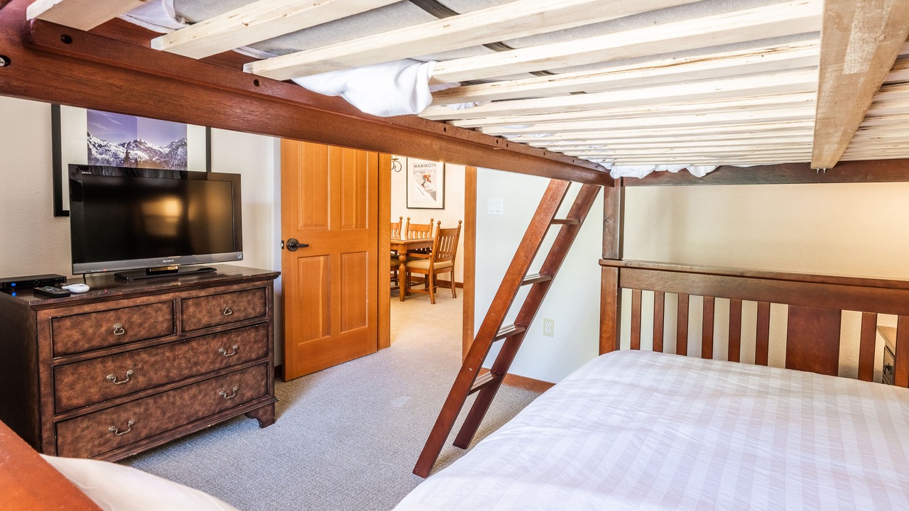 Photo of Bedroom in Mammoth Lakes