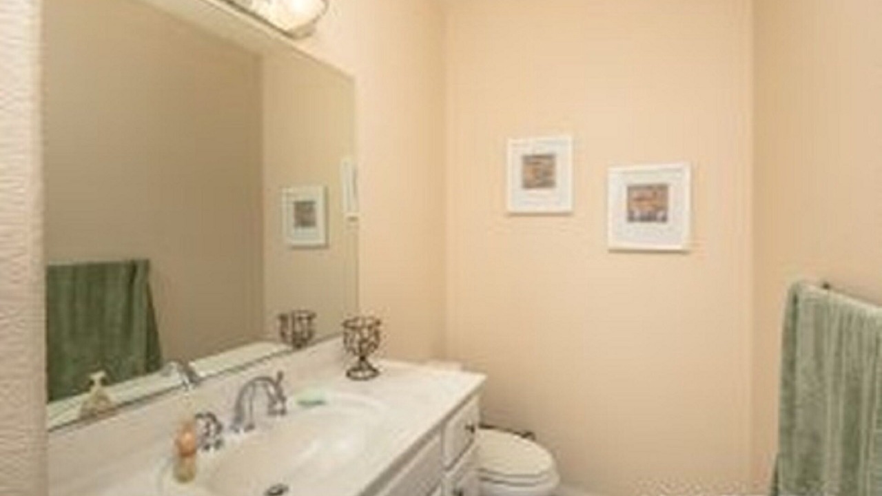 Photo of Bathroom in Needles