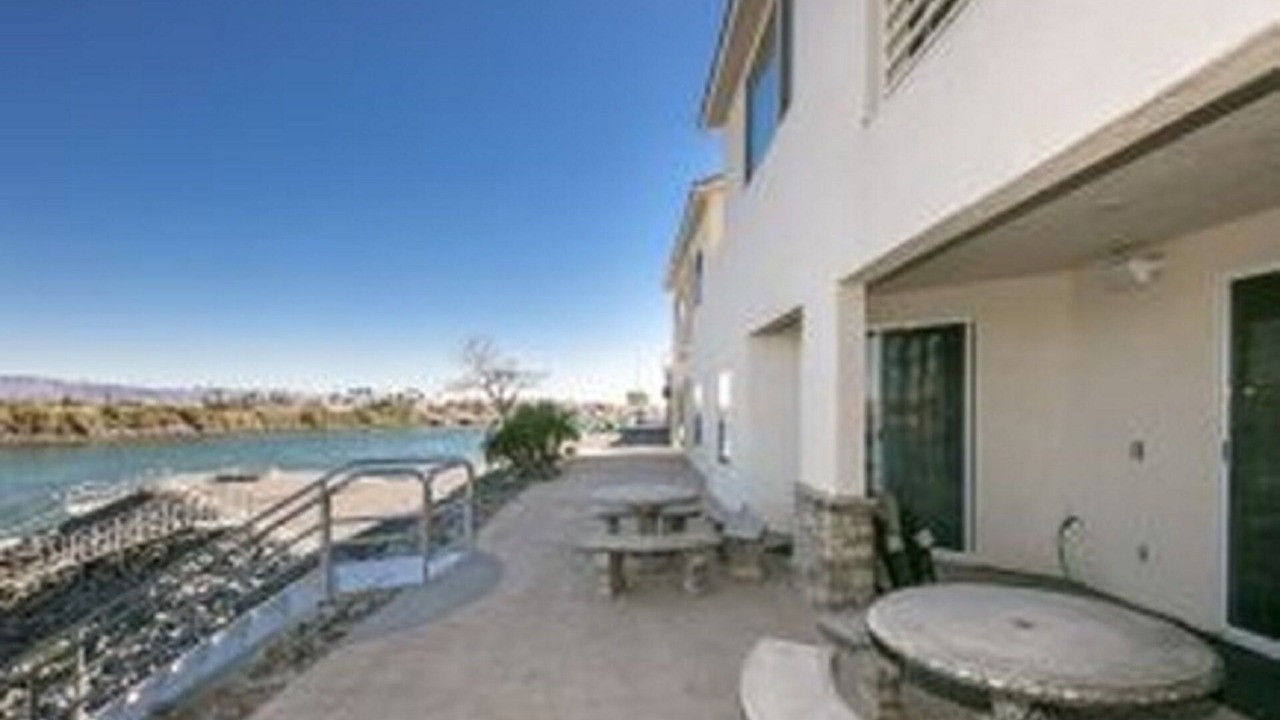 Photo of Outdoor in Needles