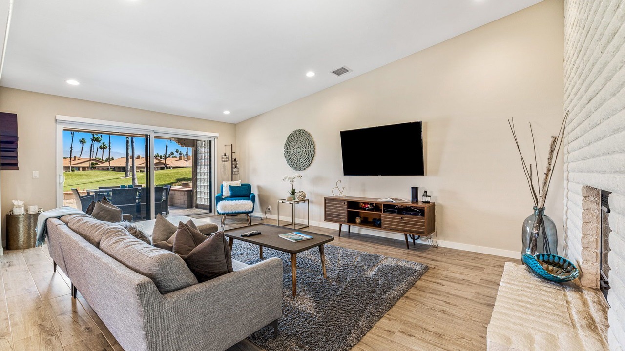 Photo of Livingroom in Palm Desert