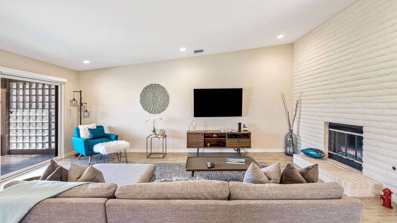 Photo of Livingroom in Palm Desert
