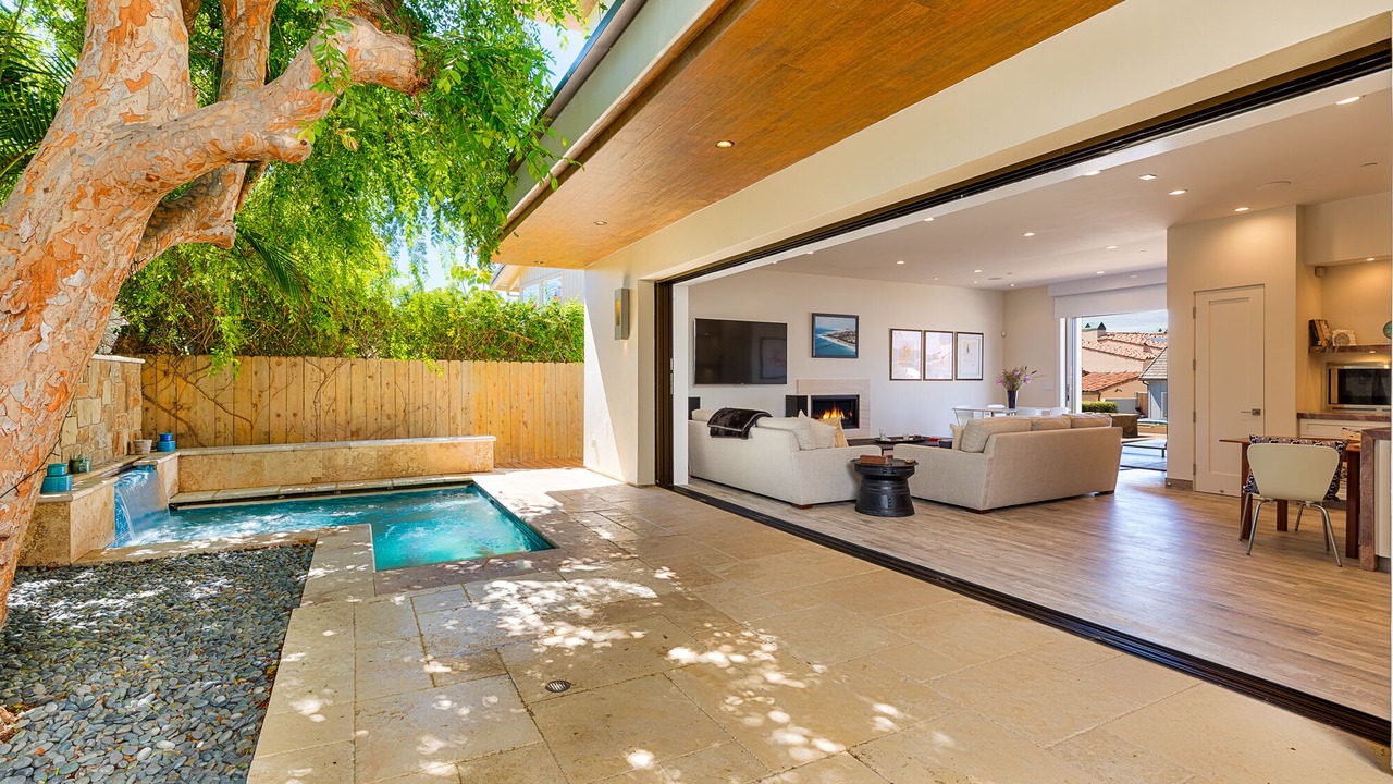 Photo of Bedroom in La Jolla Shores