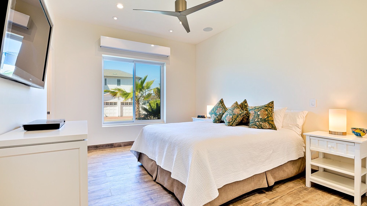 Photo of Bedroom in La Jolla Shores