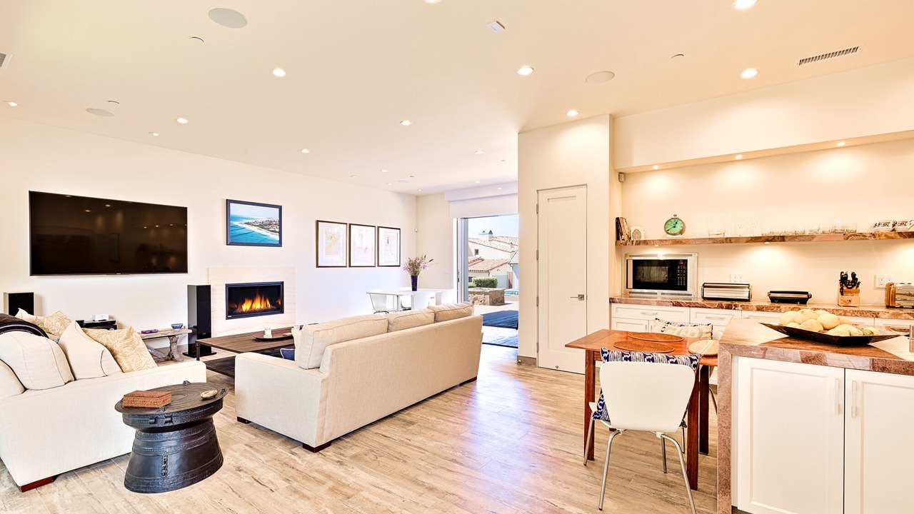 Photo of Bedroom in La Jolla Shores