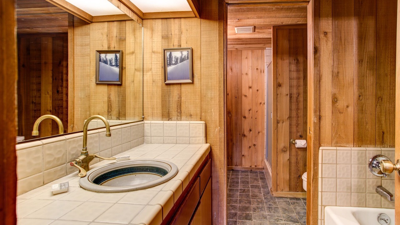 Photo of Bathroom in North Wawona