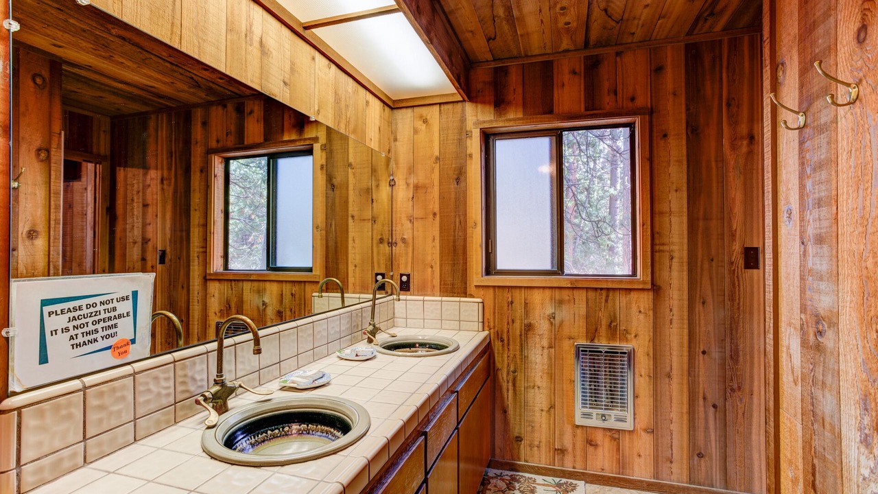 Photo of Bathroom in North Wawona