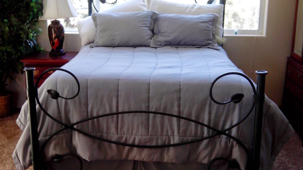 Photo of Bedroom in Pine Mountain Club