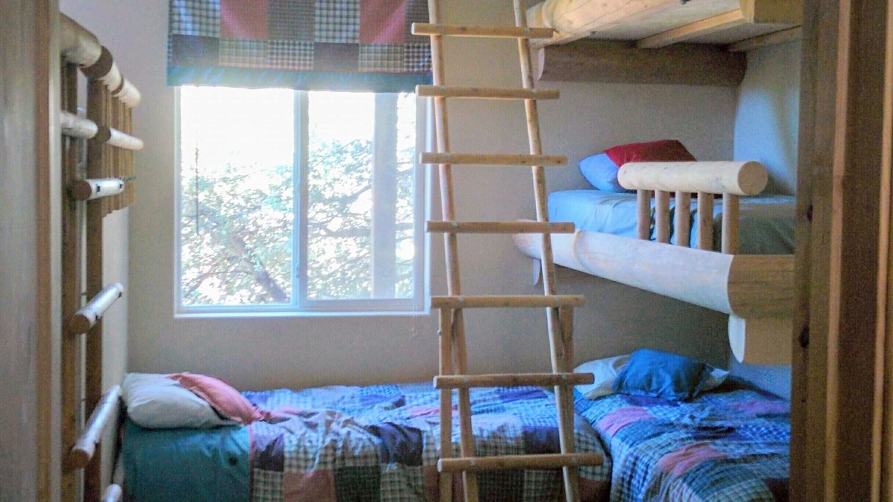 Photo of Bedroom in Pine Mountain Club