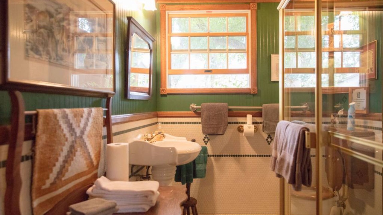 Photo of Bathroom in Orange