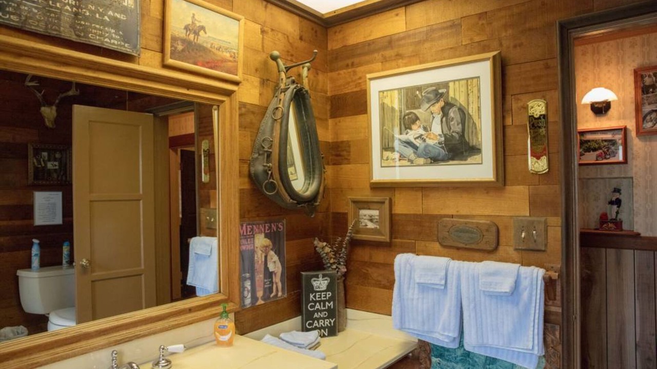 Photo of Bathroom in Orange