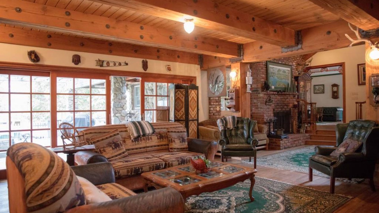 Photo of Livingroom in Orange