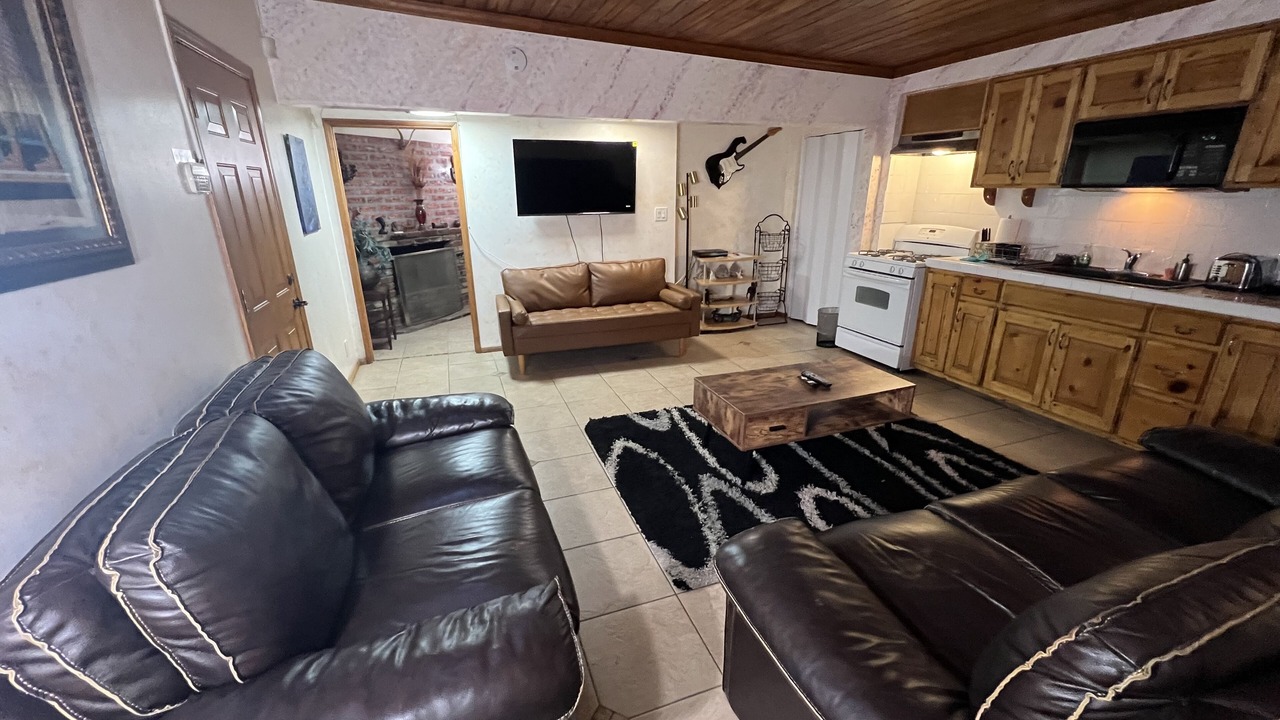 Photo of Livingroom in Culver - West
