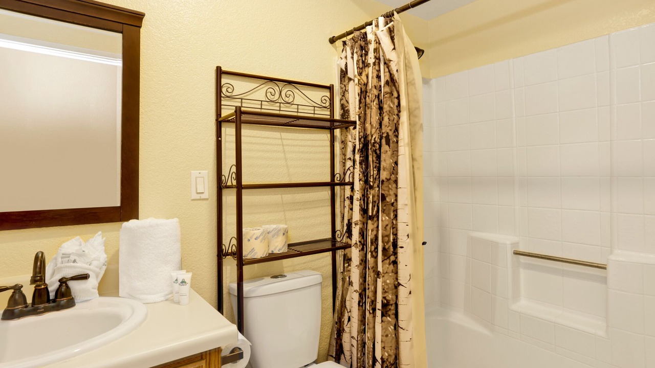 Photo of Bathroom in Fawnskin