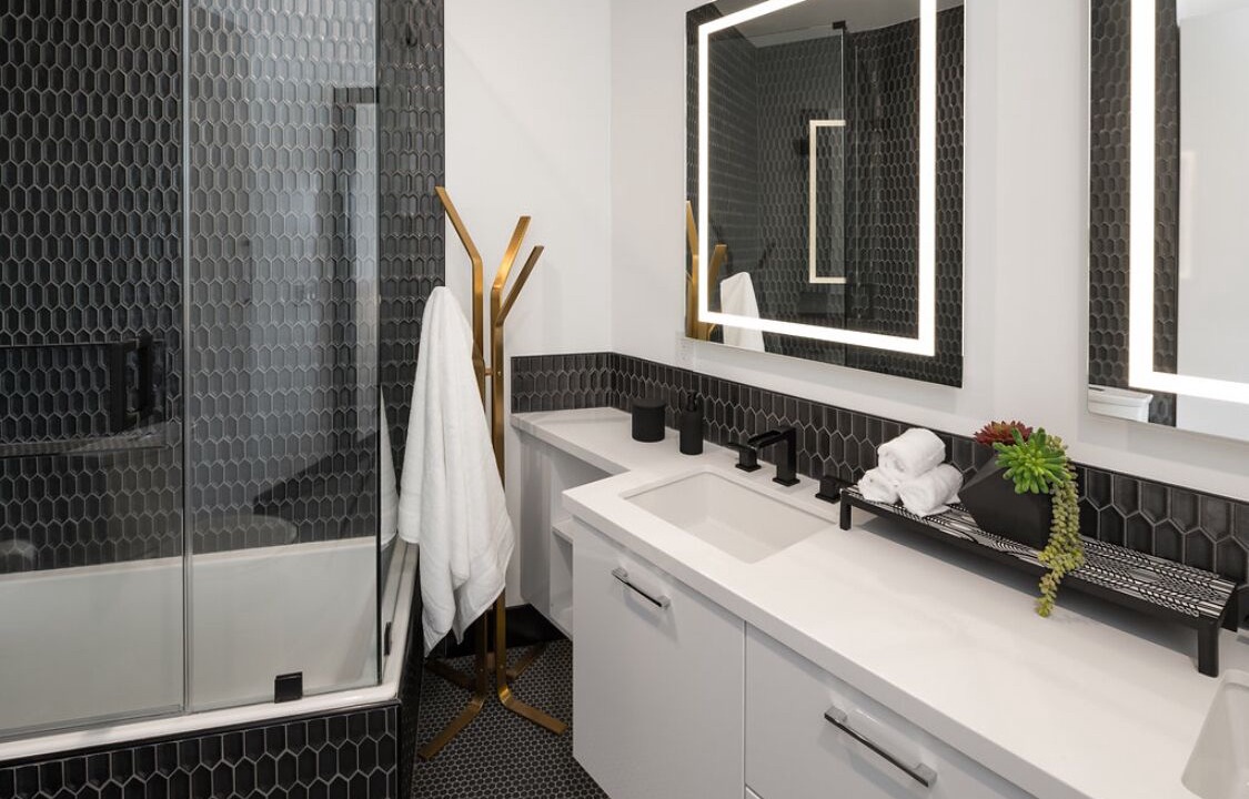Photo of Bathroom in Hollywood Heights
