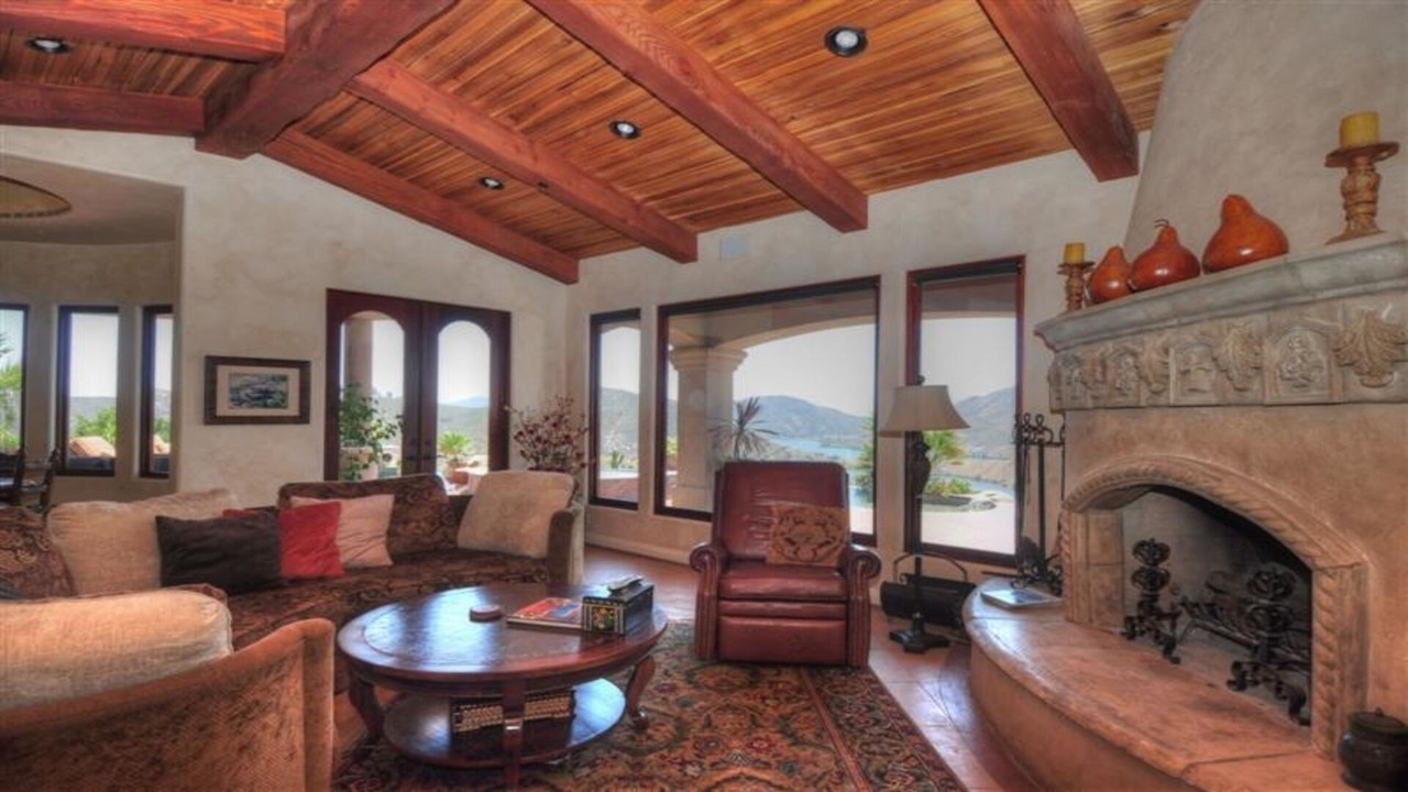 Photo of Bedroom in Lake Hodges