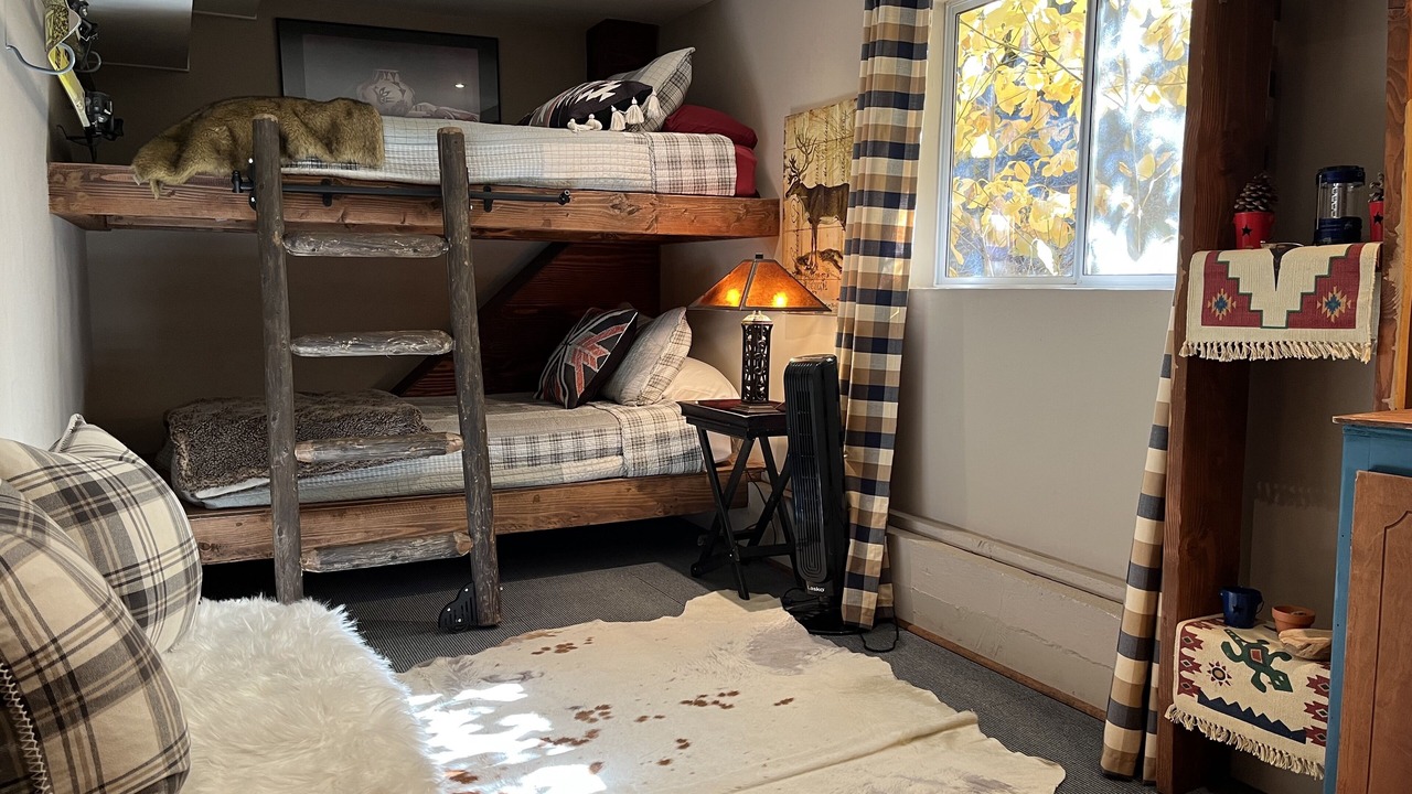 Photo of Bedroom in Arrowhead Villas