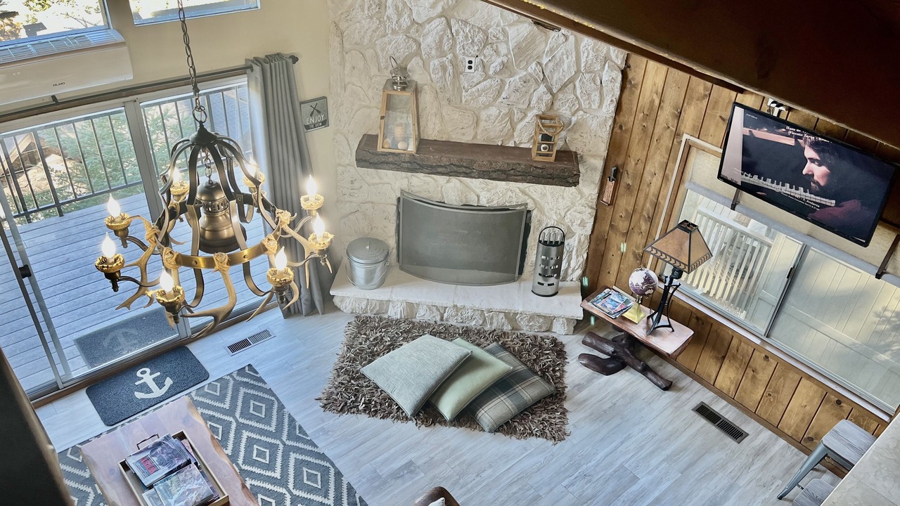 Photo of Livingroom in Arrowhead Villas