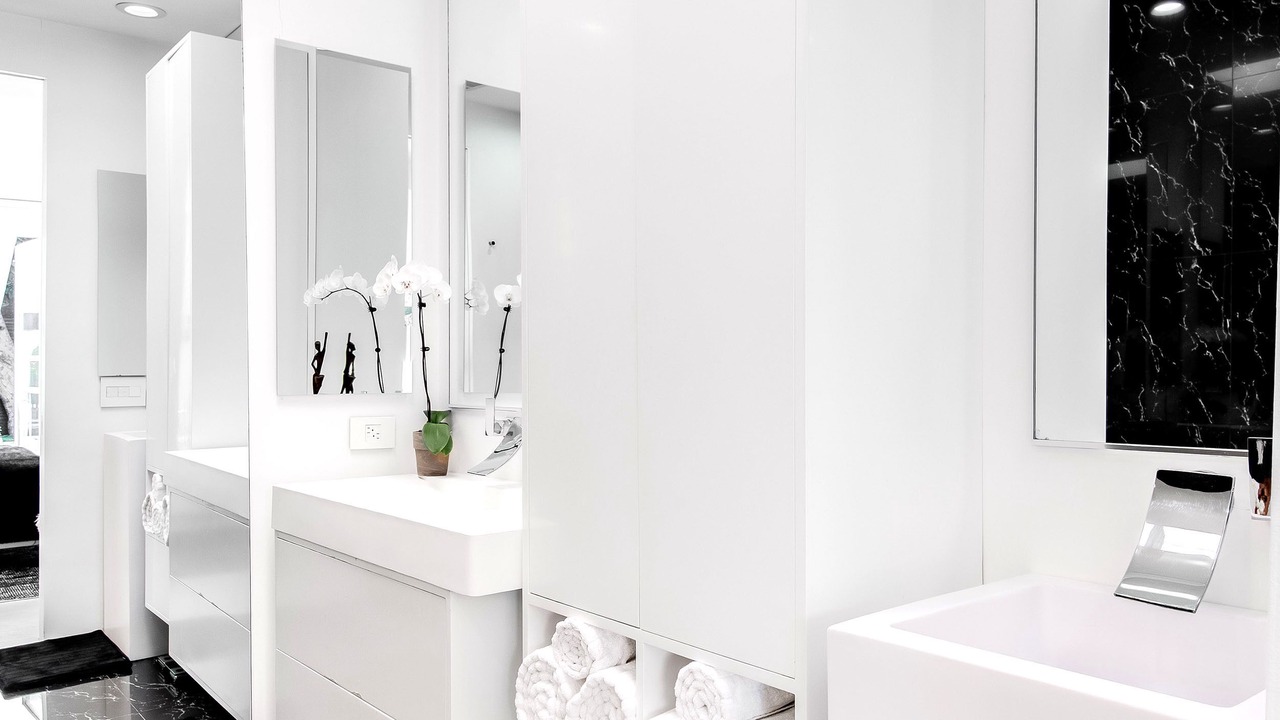 Photo of Bathroom in West Hollywood West