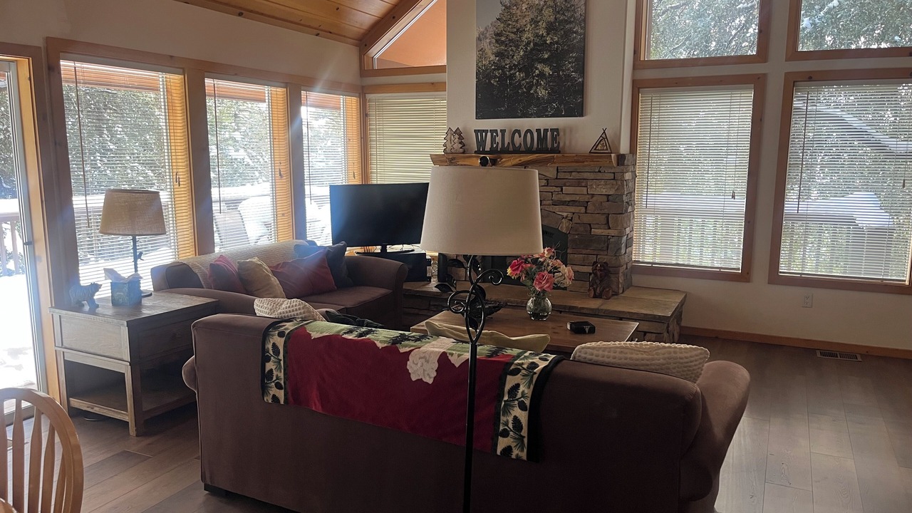 Photo of Bedroom in Idyllwild