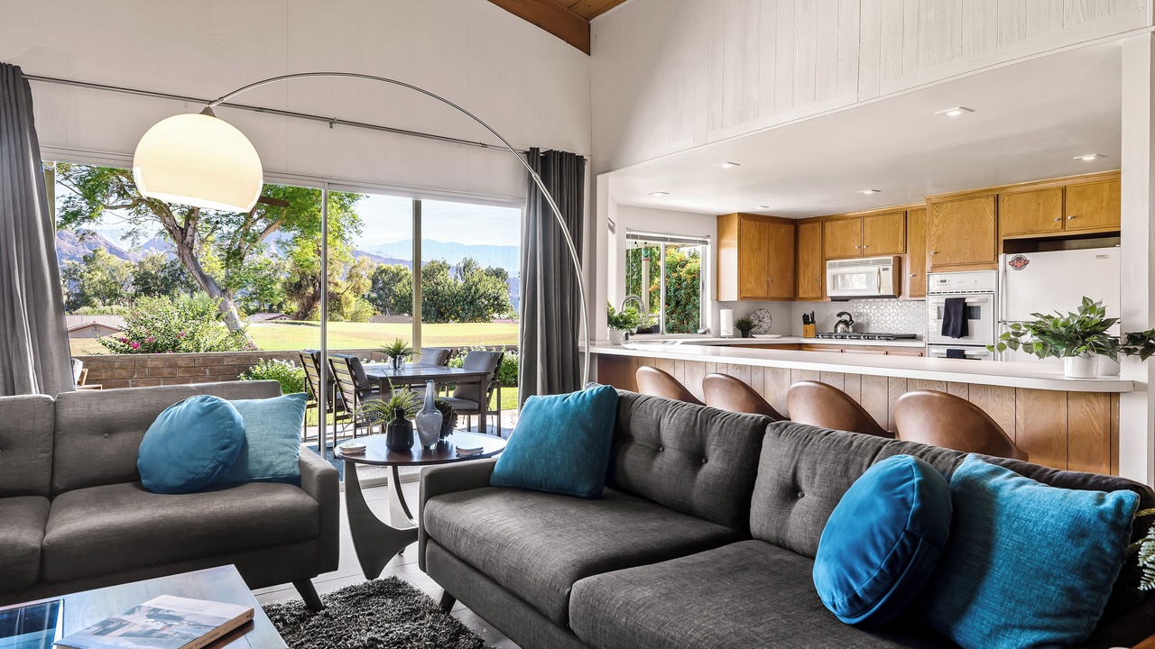 Photo of Livingroom in Palm Desert