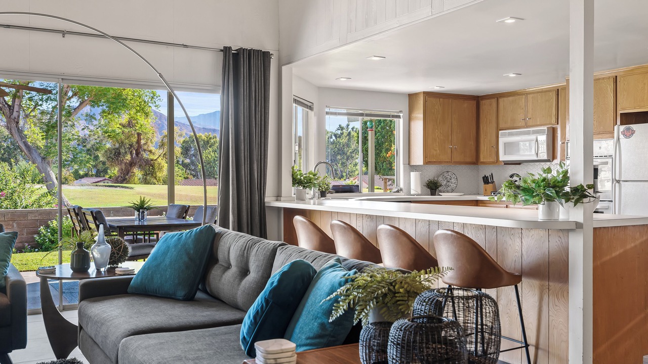 Photo of Livingroom in Palm Desert