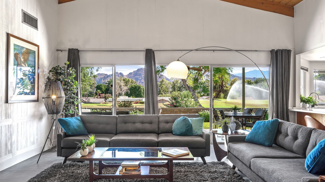 Photo of Livingroom in Palm Desert
