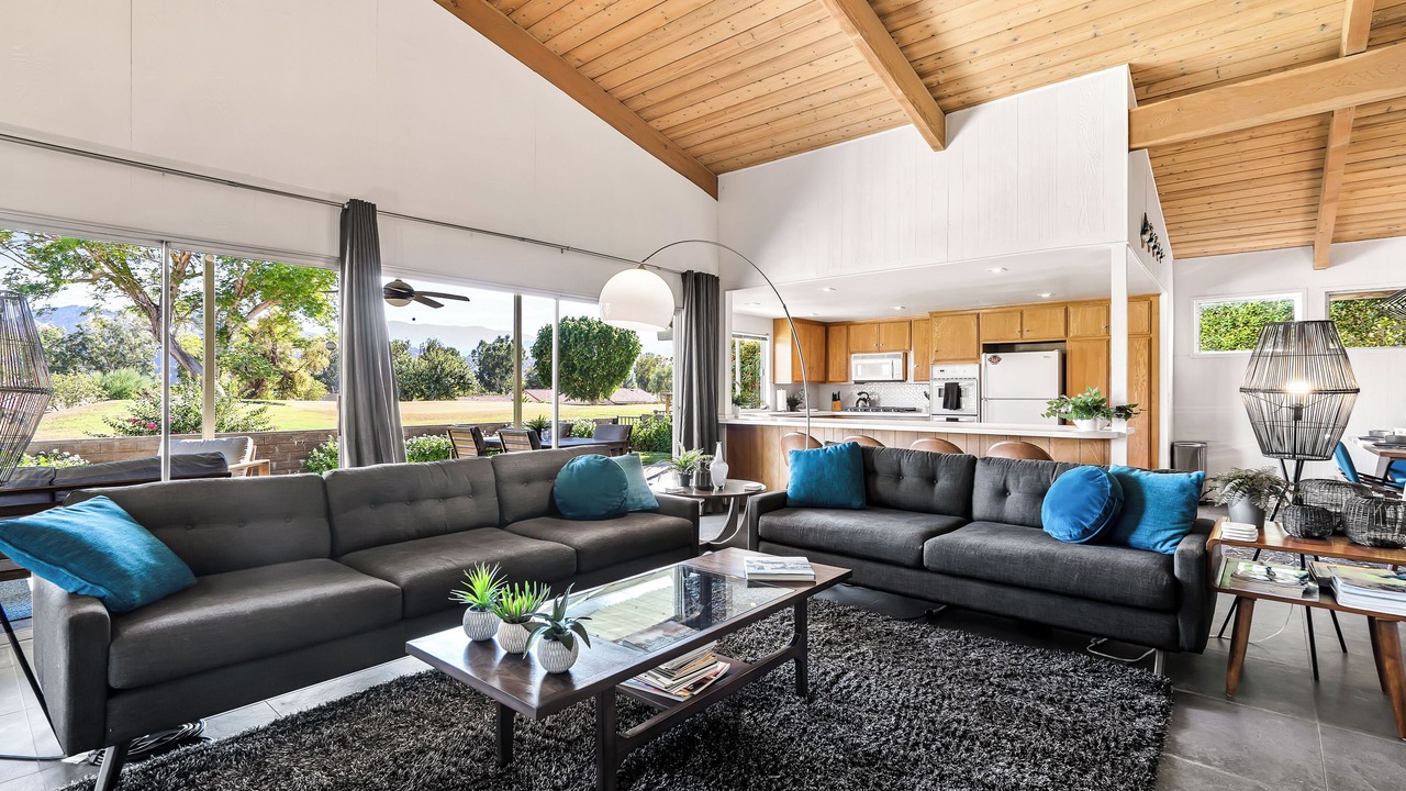 Photo of Livingroom in Palm Desert