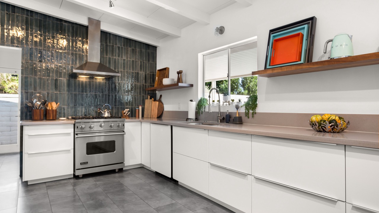 Photo of Kitchen in Cathedral City Cove