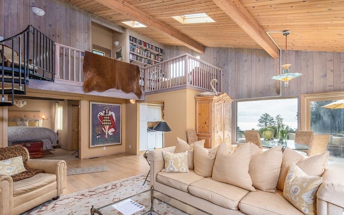 Photo of Livingroom in Sea Ranch