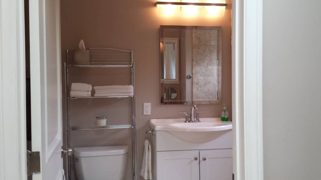 Photo of Bathroom in Mar Vista