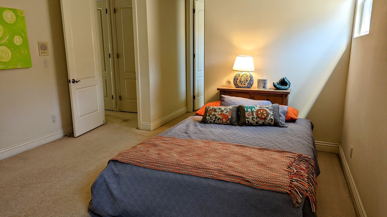 Photo of Bedroom in East Manhattan Beach