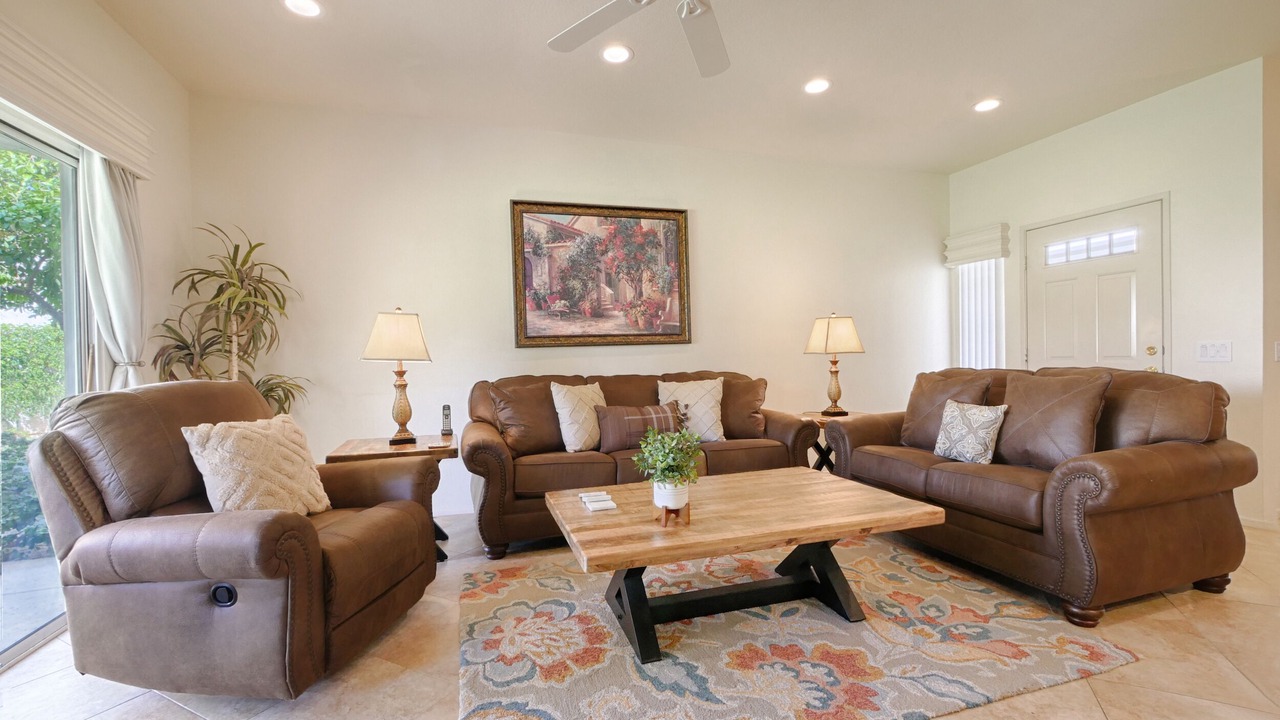Photo of Livingroom in Palm Desert