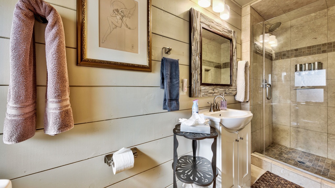 Photo of Bathroom in Lakeside Park